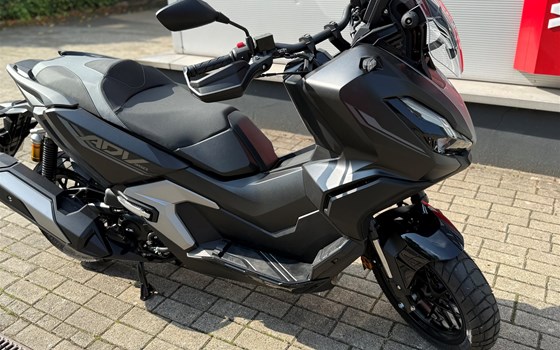Verleihmotorrad Honda ADV350 vom Händler Motorrad Kröber - Bild 3 Verleihmotorrad Honda ADV350 vom Händler Motorrad Kröber - Bild 3