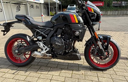 Leihmotorrad Suzuki GSX-8TT