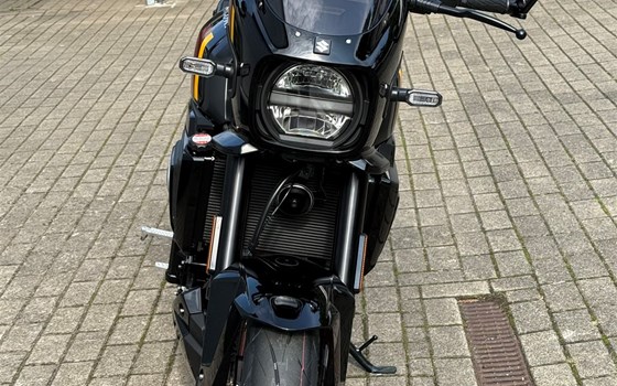 Verleihmotorrad Suzuki GSX-8TT vom Händler Motorrad Kröber - Bild 9 Verleihmotorrad Suzuki GSX-8TT vom Händler Motorrad Kröber - Bild 9
