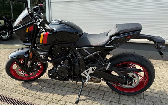 Verleihmotorrad Suzuki GSX-8TT vom Händler Motorrad Kröber - Bild 2 Verleihmotorrad Suzuki GSX-8TT vom Händler Motorrad Kröber - Bild 2