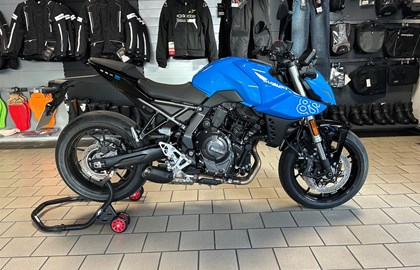 Leihmotorrad Suzuki GSX-8S