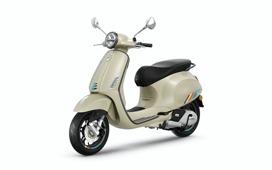 Verleihmotorrad Vespa 125 Primavera vom Händler derMotorradladen.de by Exakta GmbH - Bild 2 Verleihmotorrad Vespa 125 Primavera vom Händler derMotorradladen.de by Exakta GmbH - Bild 2