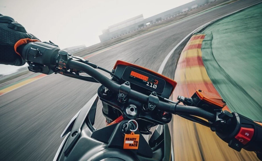 Verleihmotorrad KTM 125 SMC R vom Händler WATZINGER-MOTORRAD GmbH Bild 4: Verleihmotorrad KTM 125 SMC R vom Händler WATZINGER-MOTORRAD GmbH