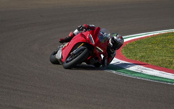Verleihmotorrad Ducati Panigale V4 S vom Händler MOTO WARMUTH GMBH - Bild 8