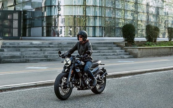 Verleihmotorrad Ducati Scrambler Nightshift vom Händler MOTO WARMUTH GMBH - Bild 12