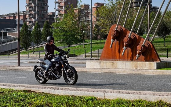 Verleihmotorrad Ducati Scrambler Nightshift vom Händler MOTO WARMUTH GMBH - Bild 13