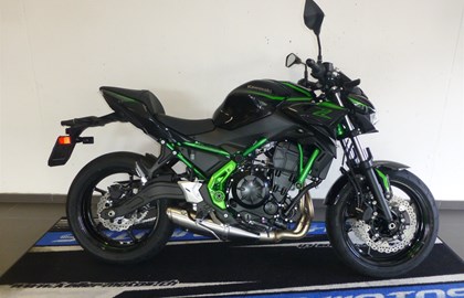 Leihmotorrad Kawasaki Z650