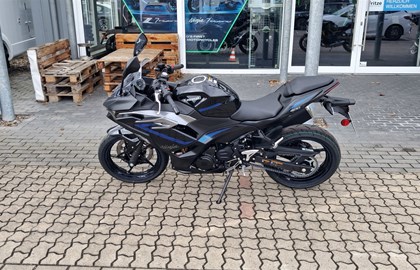 Moto de location Kawasaki Ninja 500 SE