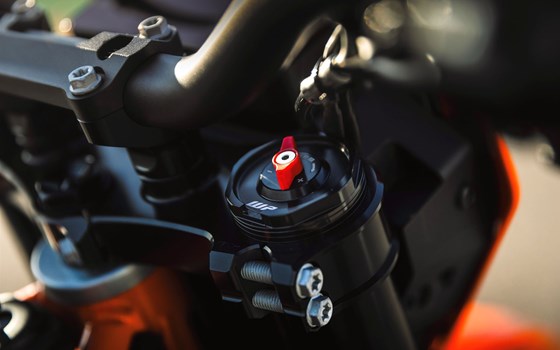 Verleihmotorrad KTM 690 SMC R vom Händler Motorrad Kiermaier GbR - Bild 11