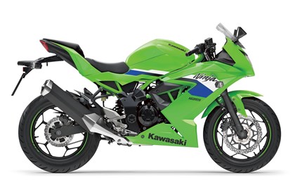 Leihmotorrad Kawasaki Ninja 125