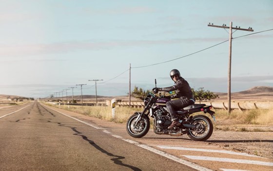 Verleihmotorrad Kawasaki Z900 RS vom Händler Zweiradcenter Schottenring - Bild 18