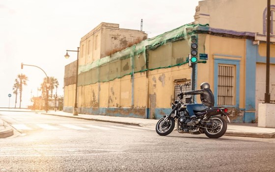 Verleihmotorrad Kawasaki Z900 RS vom Händler Zweiradcenter Schottenring - Bild 20