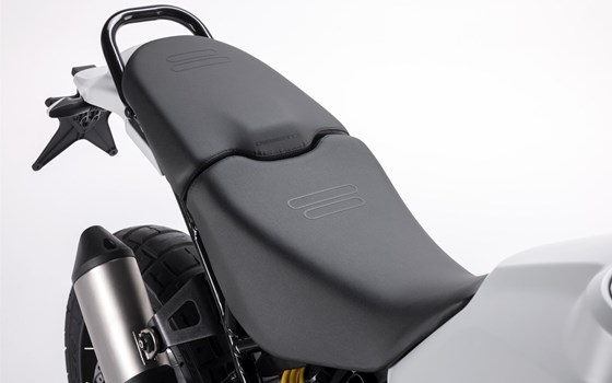 Verleihmotorrad Ducati DesertX vom Händler Motorpark Schrembs - Bild 9