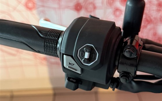 Verleihmotorrad Honda CB125R vom Händler Motorradhaus R. & V. Krapp OHG - Bild 7