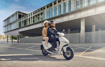 Leihmotorrad Honda CUV e: