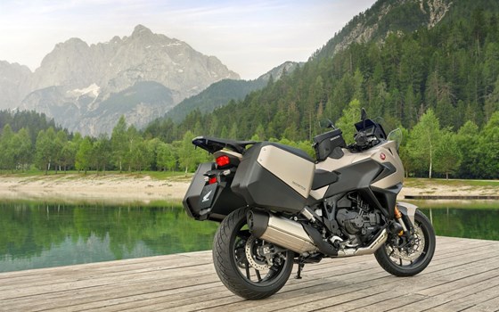 Verleihmotorrad Honda NT1100 DCT Electronic Suspension vom Händler Motorrad Center Schmitz - Peters GmbH - Bild 8