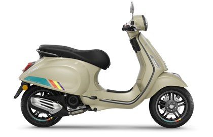 Leihmotorrad Vespa Primavera 50 S