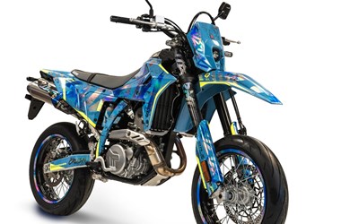 /rental-motorcycle-suzuki-dr-z-400-sm-29370