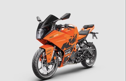 Leihmotorrad KTM RC 125