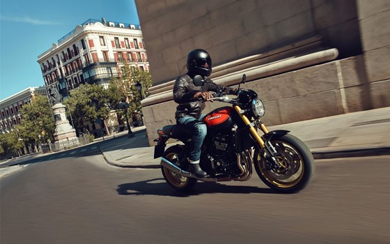 Verleihmotorrad Kawasaki Z900 RS SE vom Händler Zweirad-Center Nuber GmbH - Bild 3