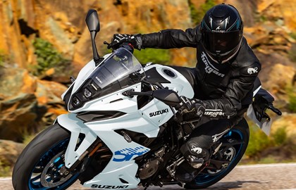 Leihmotorrad Suzuki GSX-8R