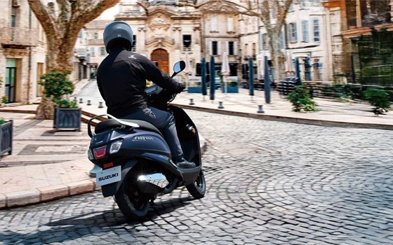 Verleihmotorrad Suzuki Address 125 vom Händler Road Star Motorcycles GmbH - Bild 7