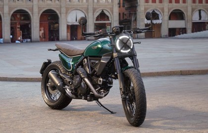 Leihmotorrad Ducati Scrambler Nightshift