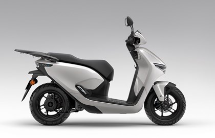 Leihmotorrad Honda CUV e: