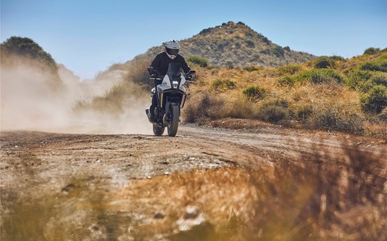 Verleihmotorrad Honda NX500 vom Händler Goos GmbH & Co. KG - Bild 2