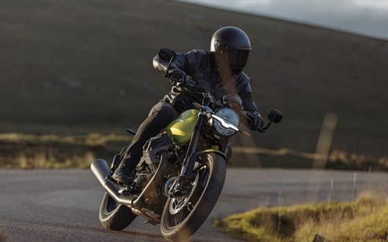 Verleihmotorrad Moto Guzzi V7 Sport vom Händler Goos GmbH & Co. KG - Bild 9