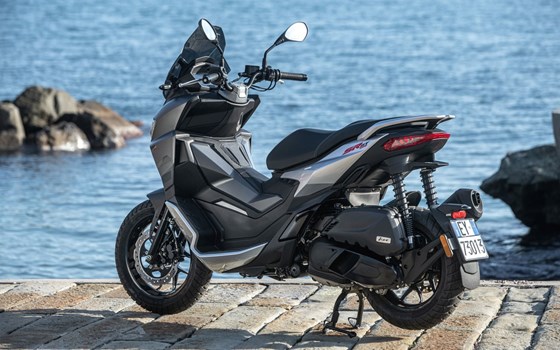 Verleihmotorrad Aprilia SR GT 125 vom Händler Goos GmbH & Co. KG - Bild 9