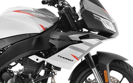 Verleihmotorrad Aprilia Tuono 125 vom Händler Goos GmbH & Co. KG - Bild 3