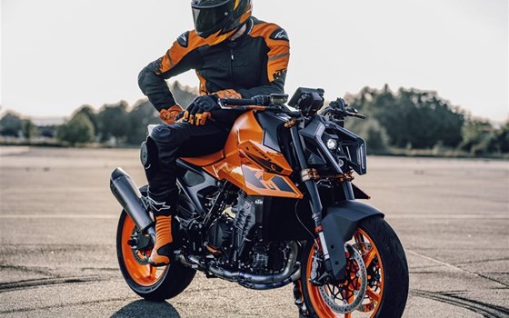 Verleihmotorrad KTM 990 Duke vom Händler AUTO- UND MOTORRAD­HAUS BORCH­ARDT GmbH - Bild 10