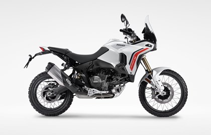 Leihmotorrad Ducati DesertX