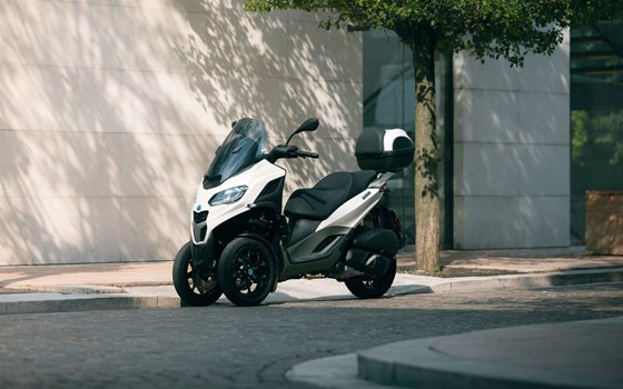 Verleihmotorrad Piaggio MP3 310 vom Händler AUTO- UND MOTORRAD­HAUS BORCH­ARDT GmbH - Bild 3