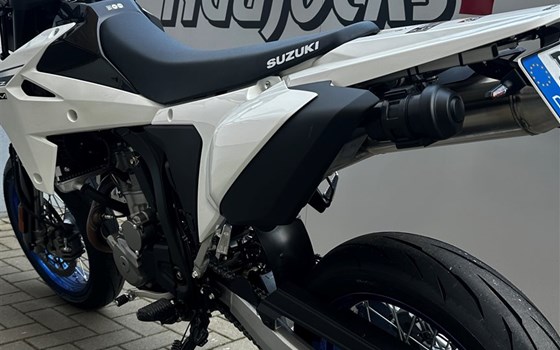 Verleihmotorrad Suzuki DR-Z4SM vom Händler Motorrad Naujocks - Bild 6