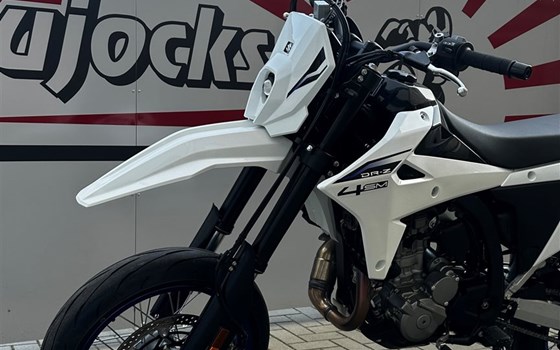 Verleihmotorrad Suzuki DR-Z4SM vom Händler Motorrad Naujocks - Bild 3