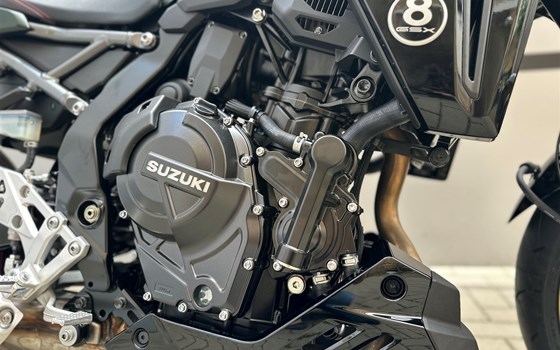 Verleihmotorrad Suzuki GSX-8TT vom Händler Motorrad Naujocks - Bild 3