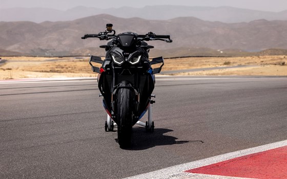 Verleihmotorrad BMW M 1000 R vom Händler Motorrad Witzel GmbH - Bild 5