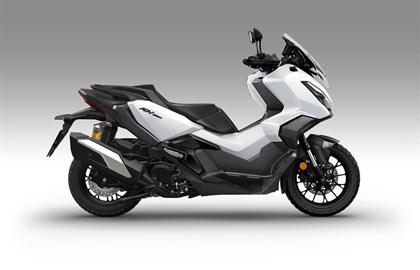 Leihmotorrad Honda ADV350