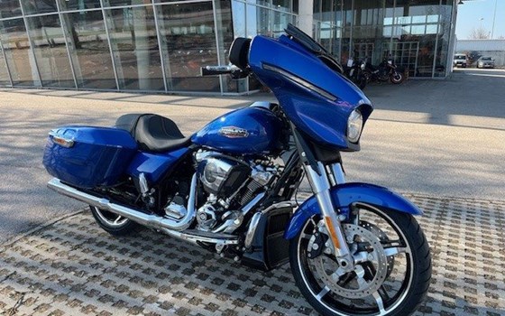 Verleihmotorrad Harley-Davidson Street Glide FLHX vom Händler Motorradhandel GmbH - Bild 3