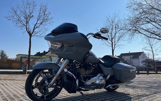 Verleihmotorrad Harley-Davidson Road Glide FLTRX vom Händler Motorradhandel GmbH - Bild 7