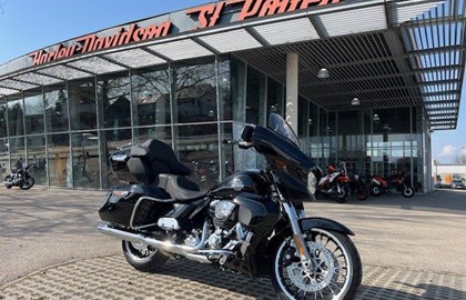 Leihmotorrad Harley-Davidson Street Glide Limited FLHXL