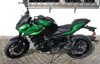 Leihmotorrad Kawasaki Z650 S