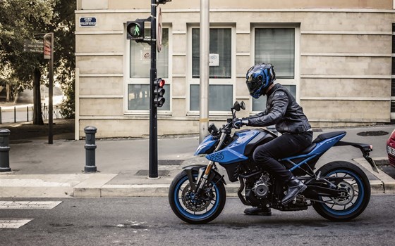 Verleihmotorrad Suzuki GSX-8S vom Händler Sauer & Freuding GbR TOPSPEED Motorradwelt Trier - Bild 23