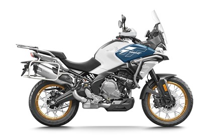Leihmotorrad CFMOTO 700MT