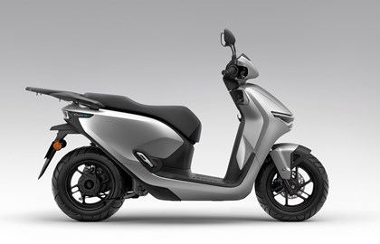 Leihmotorrad Honda CUV e: