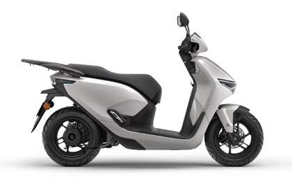 Leihmotorrad Honda CUV e: