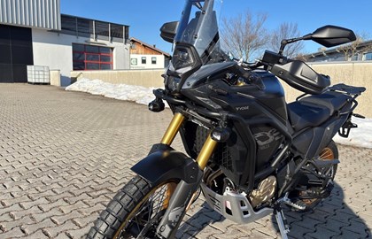 Leihmotorrad Voge 800 Rally