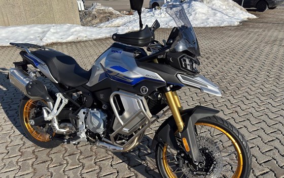 Verleihmotorrad Voge 900DS vom Händler Suedbike e.K. Inhaber Wolfgang Schustek - Bild 1